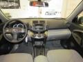 Super White - RAV4 V6 4WD Photo No. 13