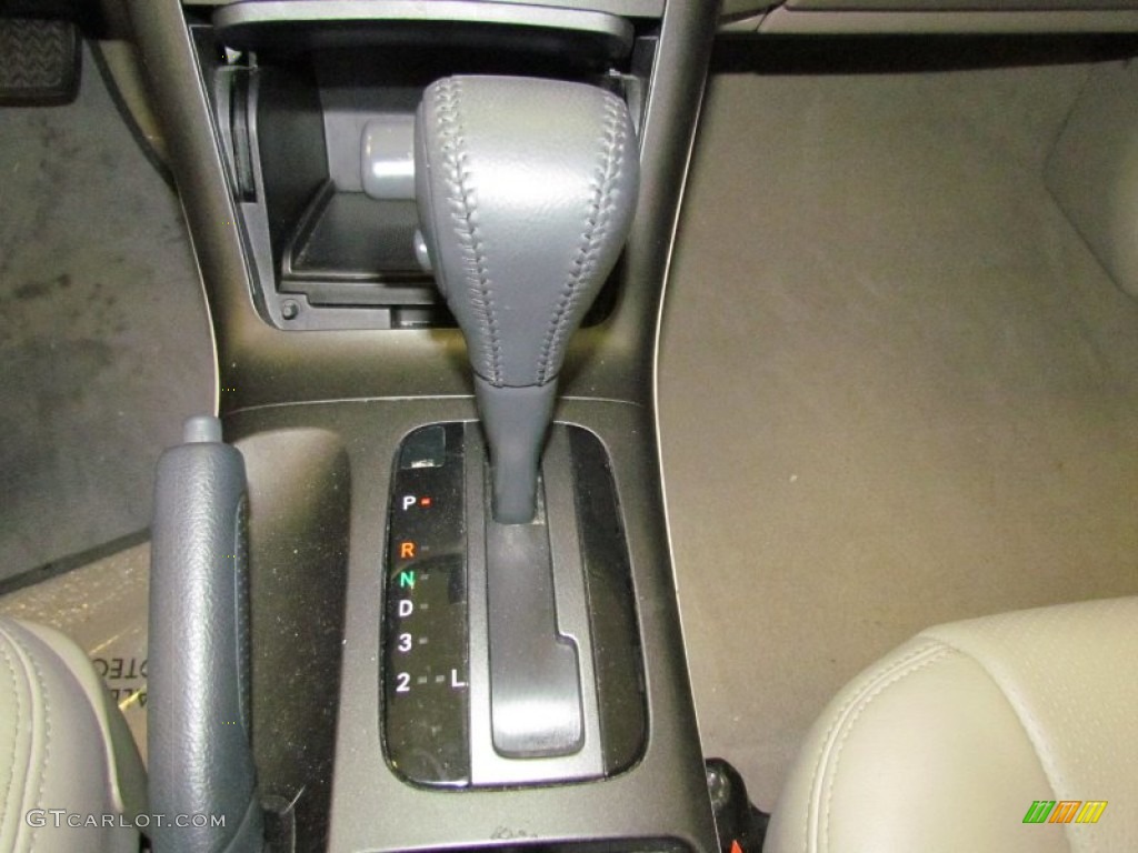 2005 Toyota Camry SE V6 Transmission Photos