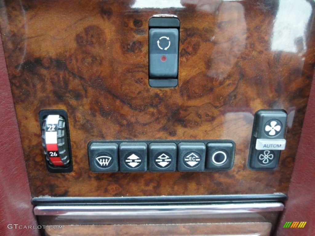 1987 Mercedes-Benz SL Class 560 SL Roadster Controls Photo #61096064