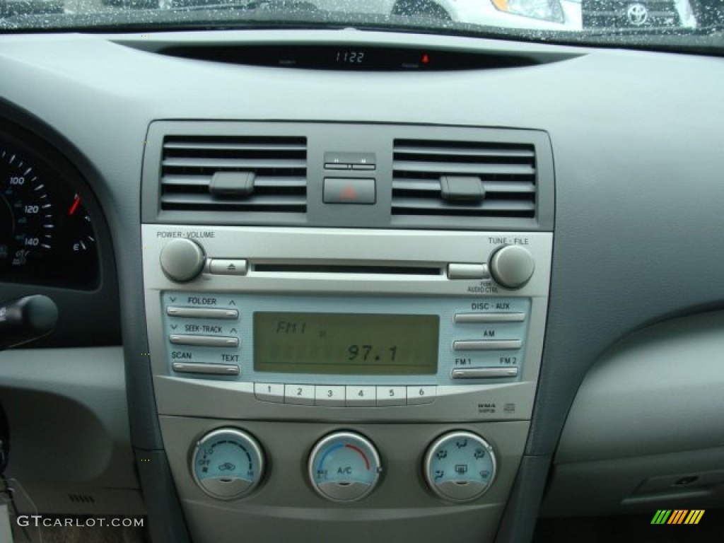 2009 Toyota Camry LE Audio System Photo #61098656