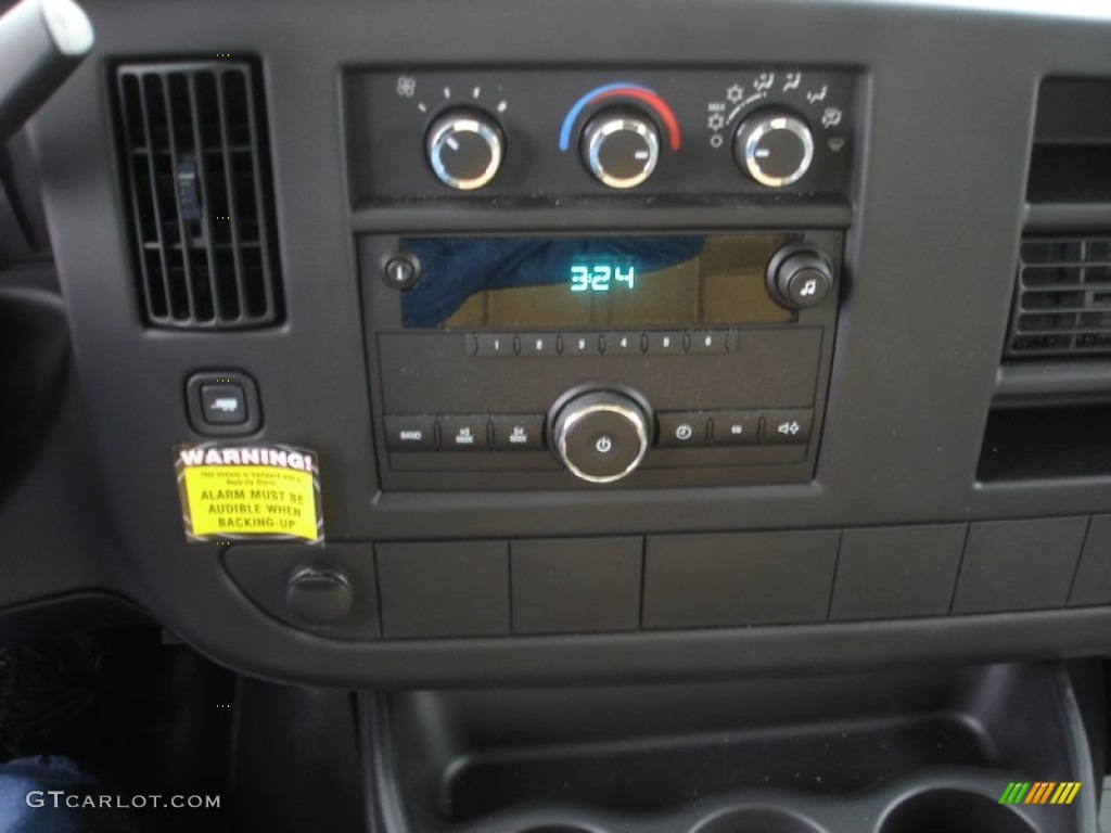 2012 Chevrolet Express Cutaway 3500 Commercial Utility Truck Controls Photo #61099034