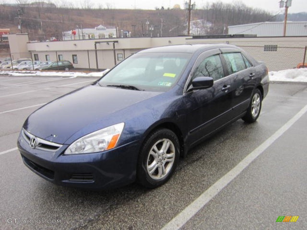 2006 Accord SE Sedan - Royal Blue Pearl / Gray photo #3