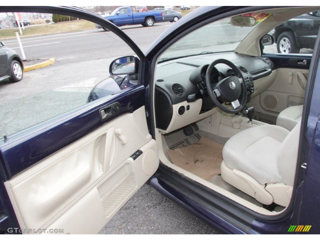 Cream Interior 1999 Volkswagen New Beetle GL Coupe Photo #61102880