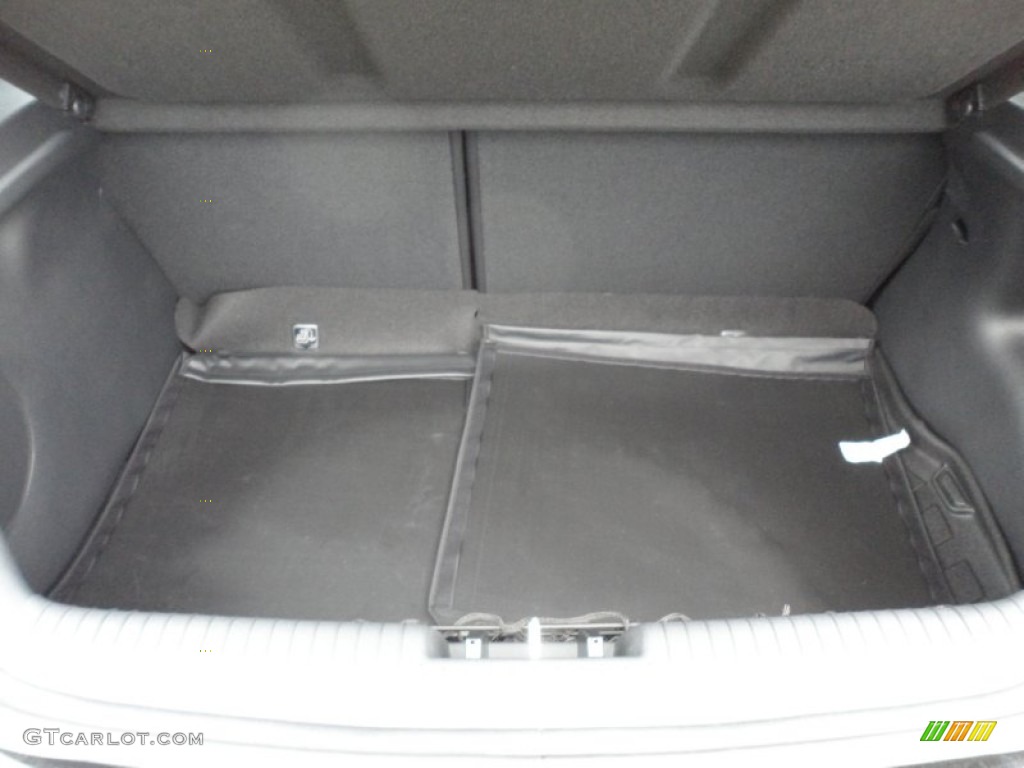 2012 Hyundai Veloster Standard Veloster Model Trunk Photo #61103009