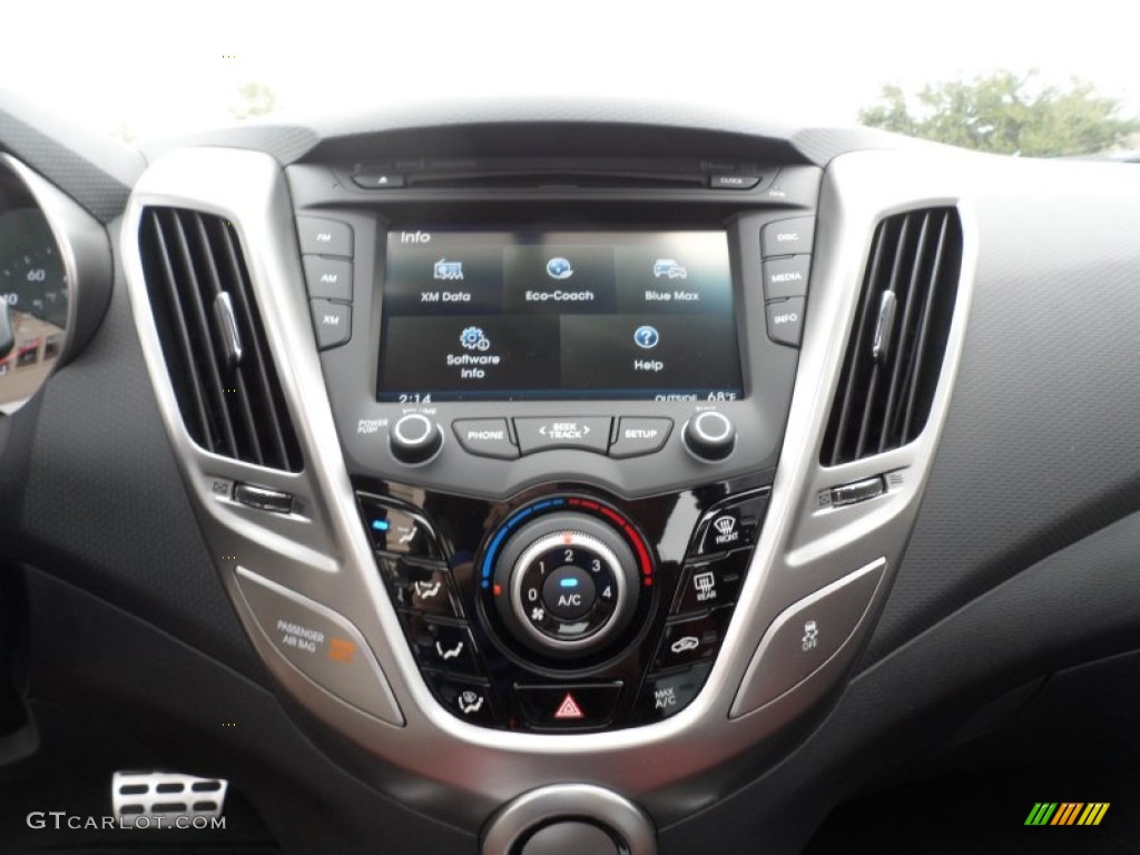 2012 Hyundai Veloster Standard Veloster Model Controls Photo #61103078