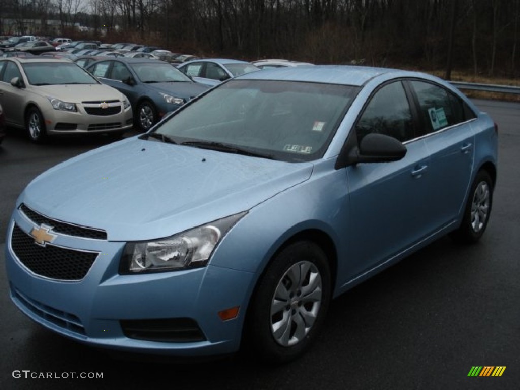 2012 Cruze LS - Ice Blue Metallic / Jet Black/Medium Titanium photo #4