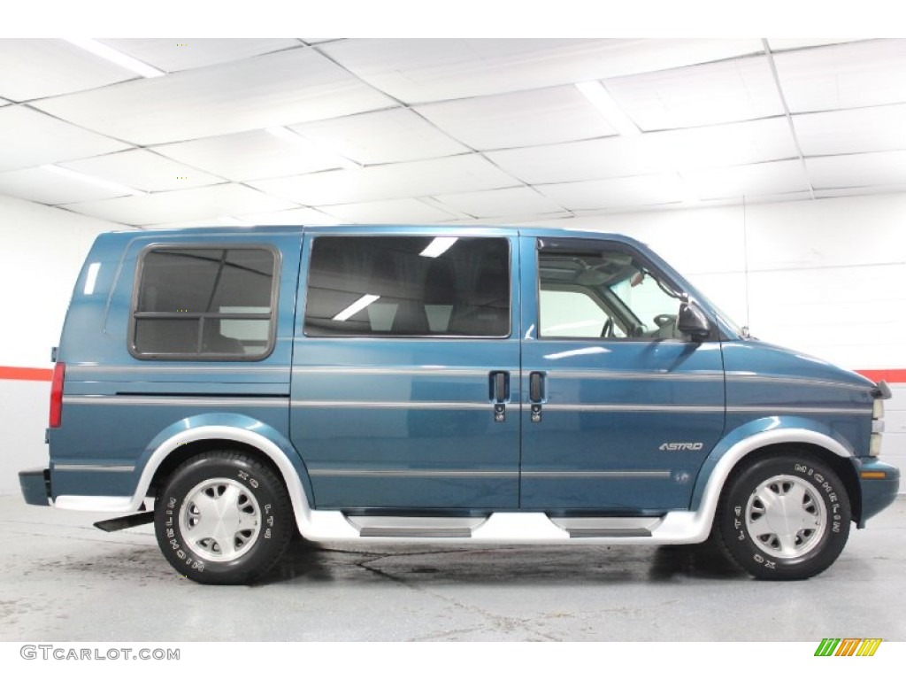 2000 Astro LT Passenger Van - Medium Cadet Blue Metallic / Medium Gray photo #28