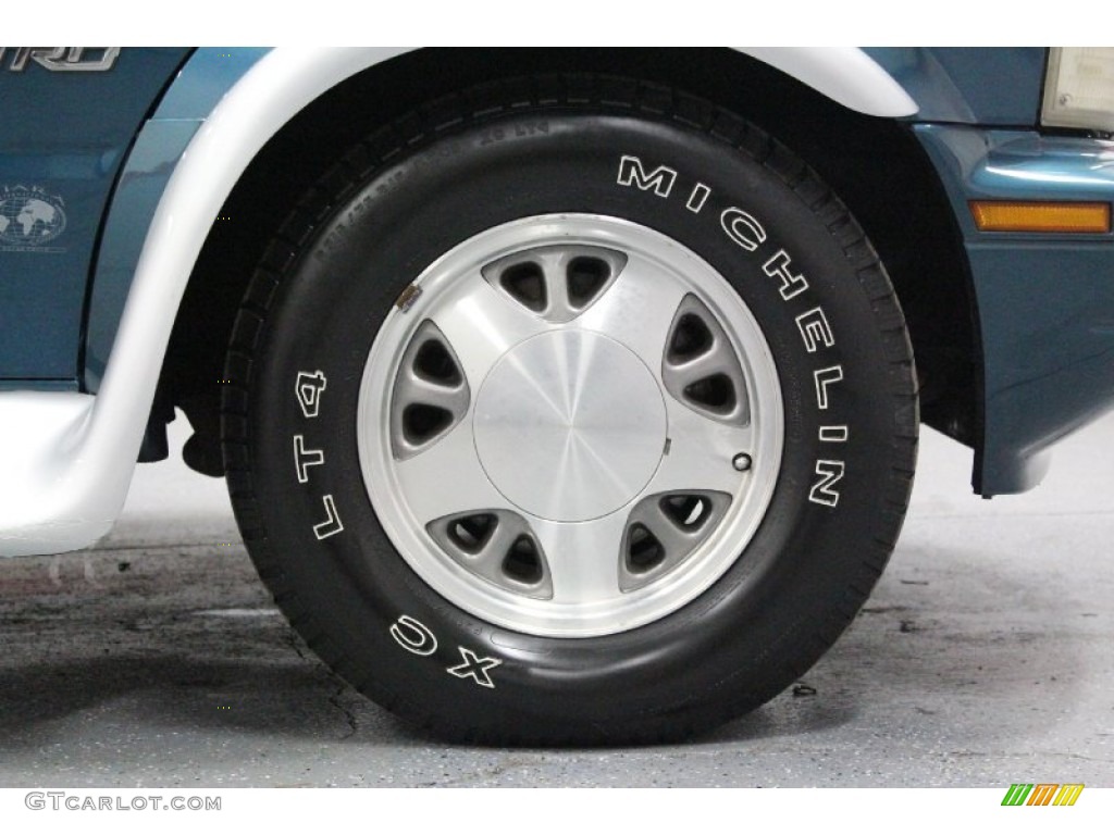 2000 Chevrolet Astro LT Passenger Van Wheel Photo #61111549