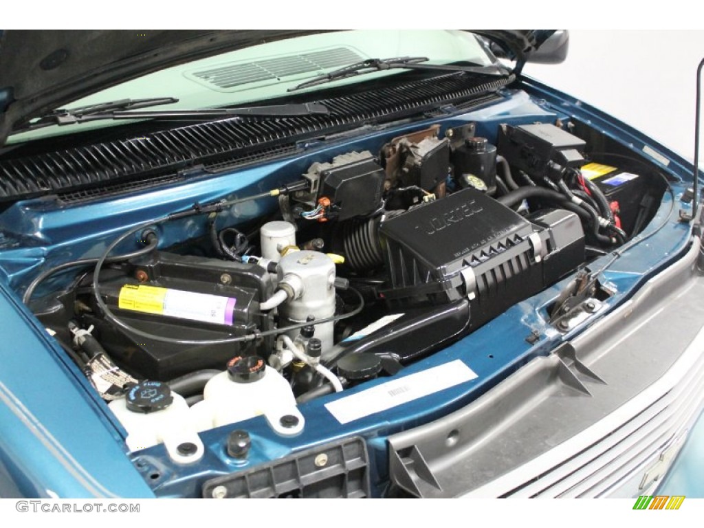 2000 Chevrolet Astro LT Passenger Van 4.3 Liter OHV 12-Valve V6 Engine Photo #61111696