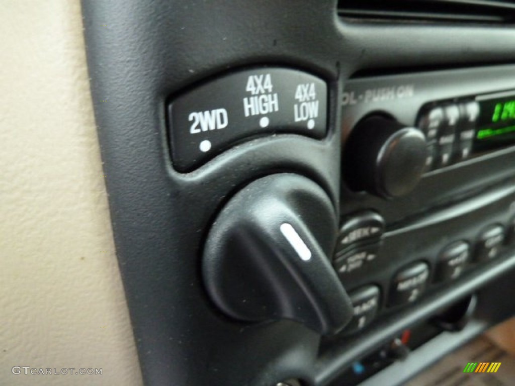 2003 Ranger XLT SuperCab 4x4 - Dark Highland Green Metallic / Medium Pebble photo #17