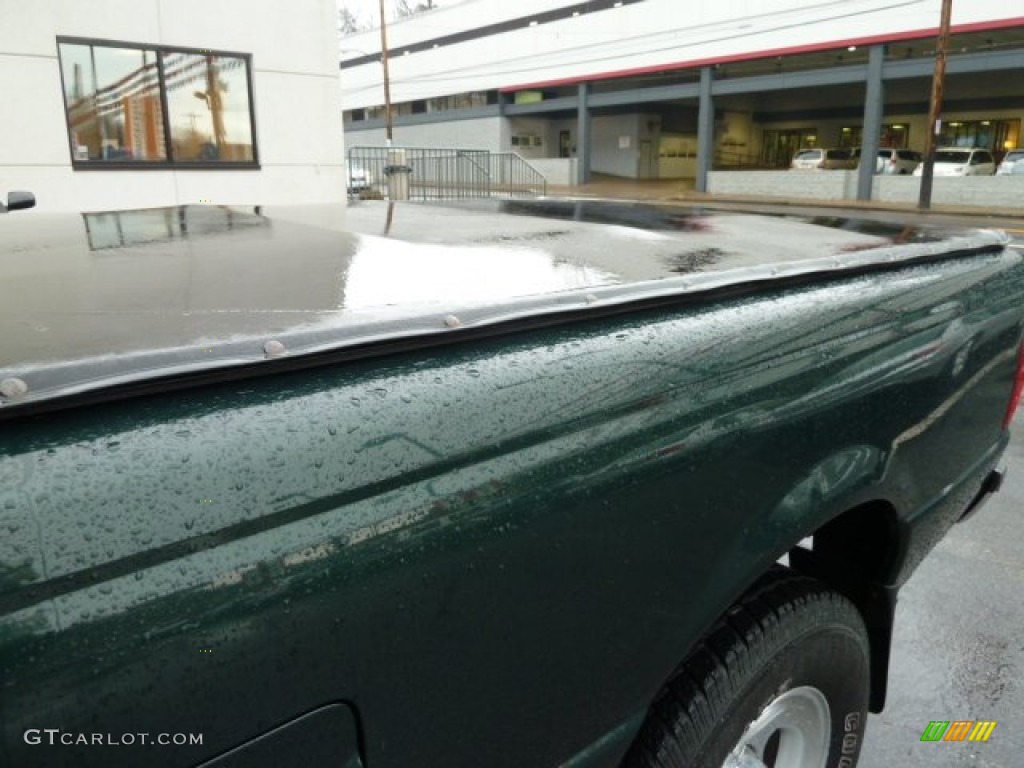 2003 Ranger XLT SuperCab 4x4 - Dark Highland Green Metallic / Medium Pebble photo #18
