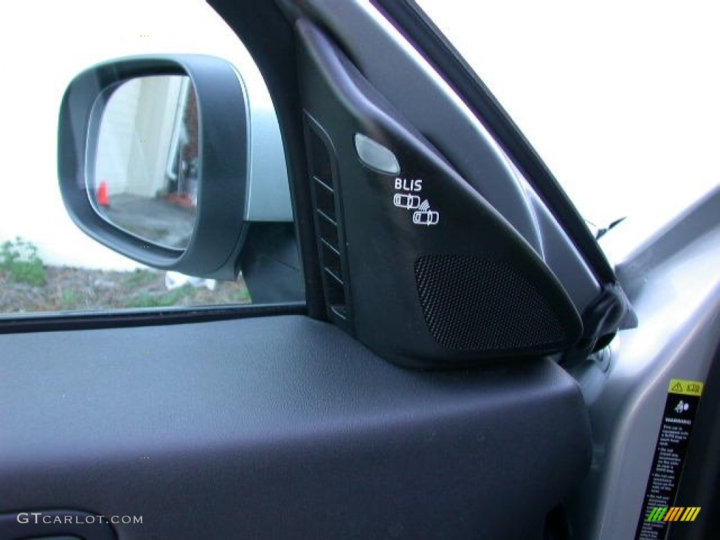2010 V50 2.4i - Silver Metallic / Dalaro Off Black T-Tec photo #24