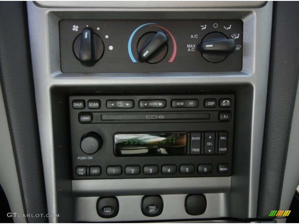 2003 Ford Mustang V6 Coupe Audio System Photo #61118738