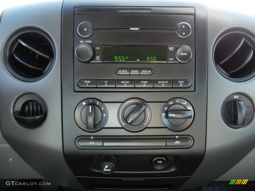 2006 F150 STX SuperCab - Silver Metallic / Medium/Dark Flint photo #24