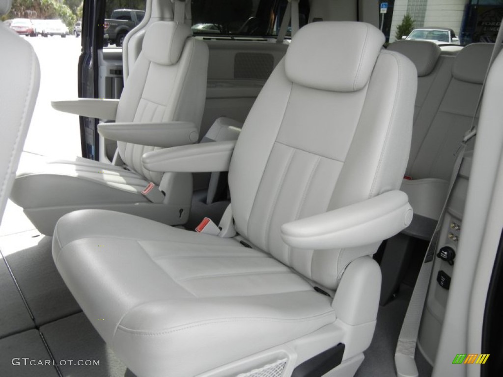 Medium Slate Gray/Light Shale Interior 2009 Chrysler Town & Country Touring Photo #61119704
