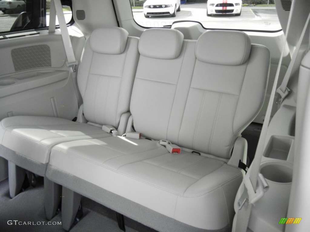 Medium Slate Gray/Light Shale Interior 2009 Chrysler Town & Country Touring Photo #61119713