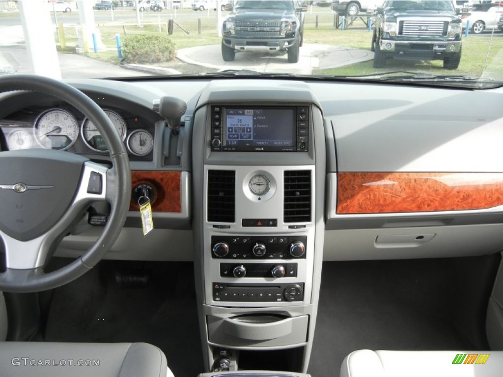2009 Chrysler Town & Country Touring Medium Slate Gray/Light Shale Dashboard Photo #61119767