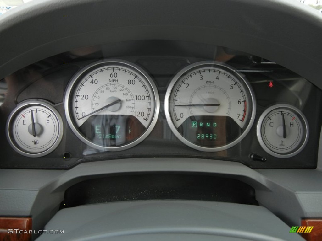 2009 Chrysler Town & Country Touring Gauges Photo #61119788