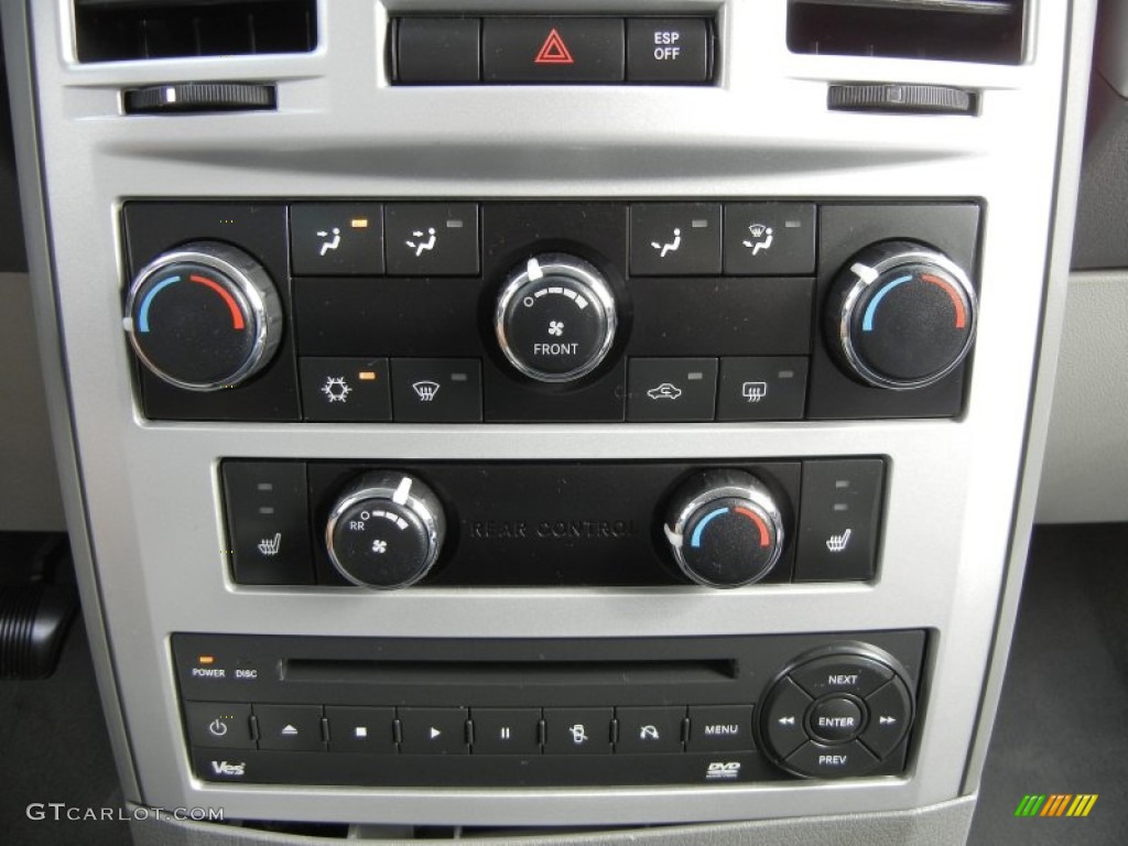 2009 Chrysler Town & Country Touring Controls Photo #61119815