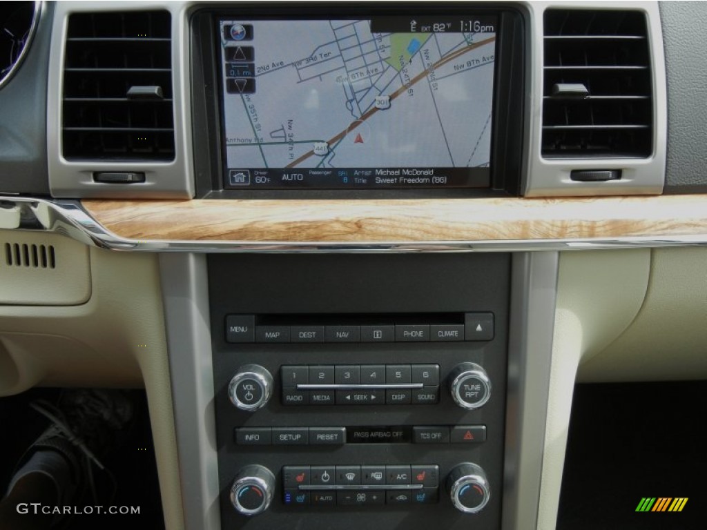 2012 Lincoln MKZ FWD Navigation Photo #61121578