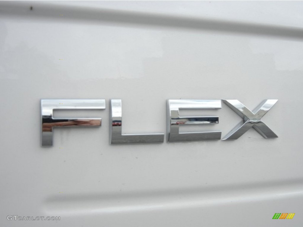 2012 Ford Flex SEL Marks and Logos Photos