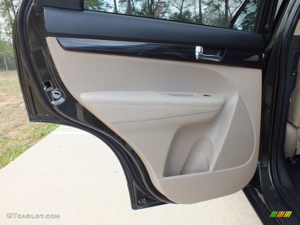 2011 Kia Sorento LX V6 Beige Door Panel Photo #61121708