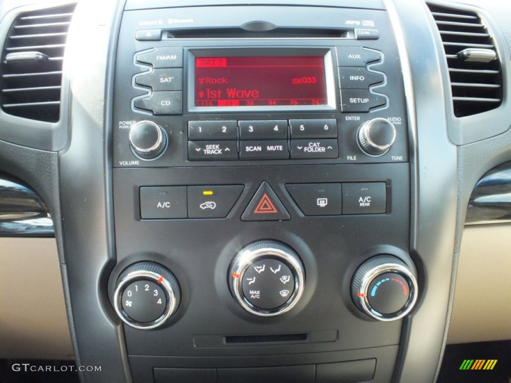2011 Kia Sorento LX V6 Controls Photo #61121873