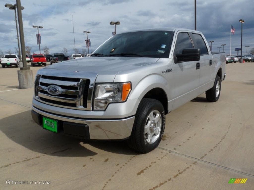 2010 F150 XLT SuperCrew - Ingot Silver Metallic / Medium Stone photo #2