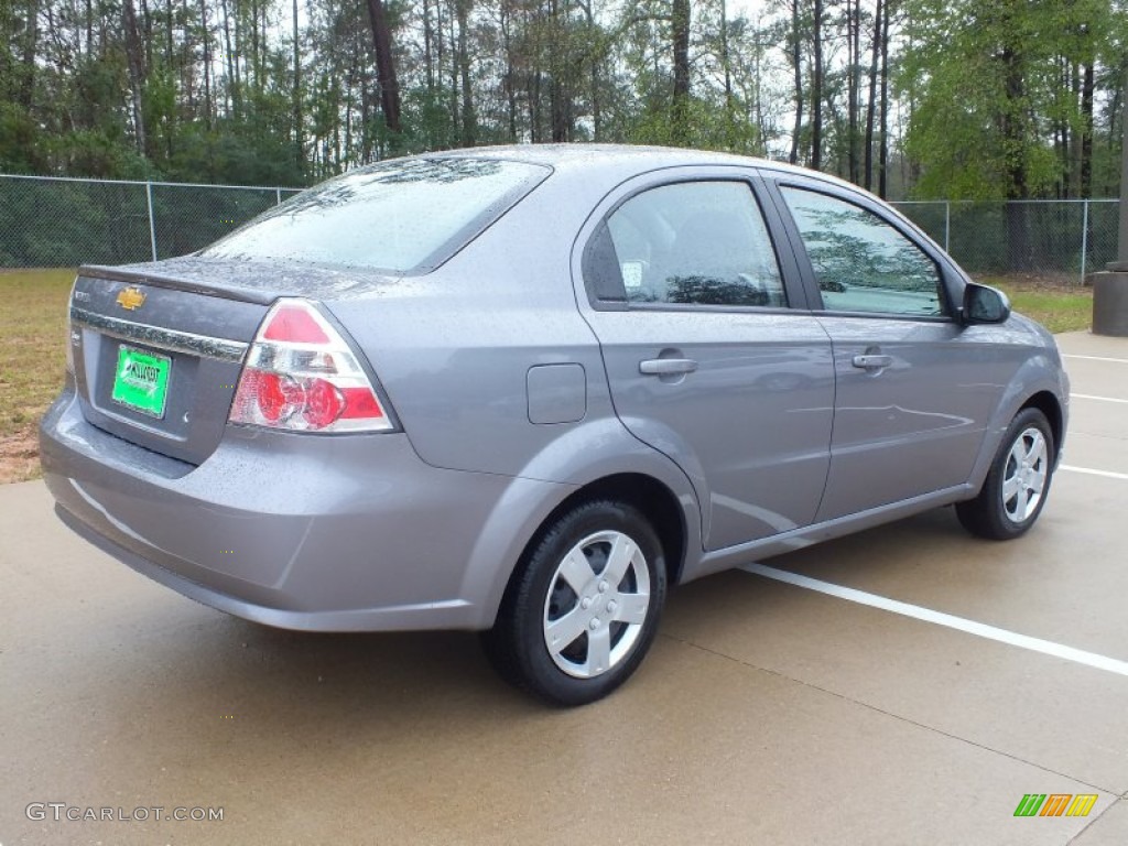 2010 Aveo LT Sedan - Medium Gray / Charcoal photo #5