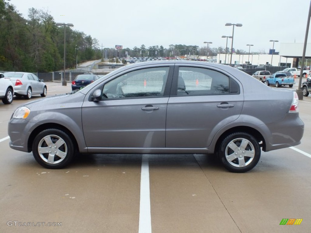 2010 Aveo LT Sedan - Medium Gray / Charcoal photo #9