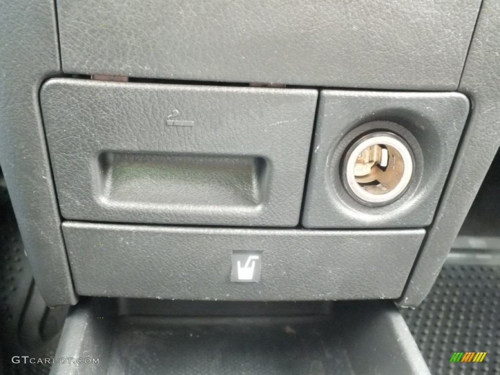 2010 Aveo LT Sedan - Medium Gray / Charcoal photo #33