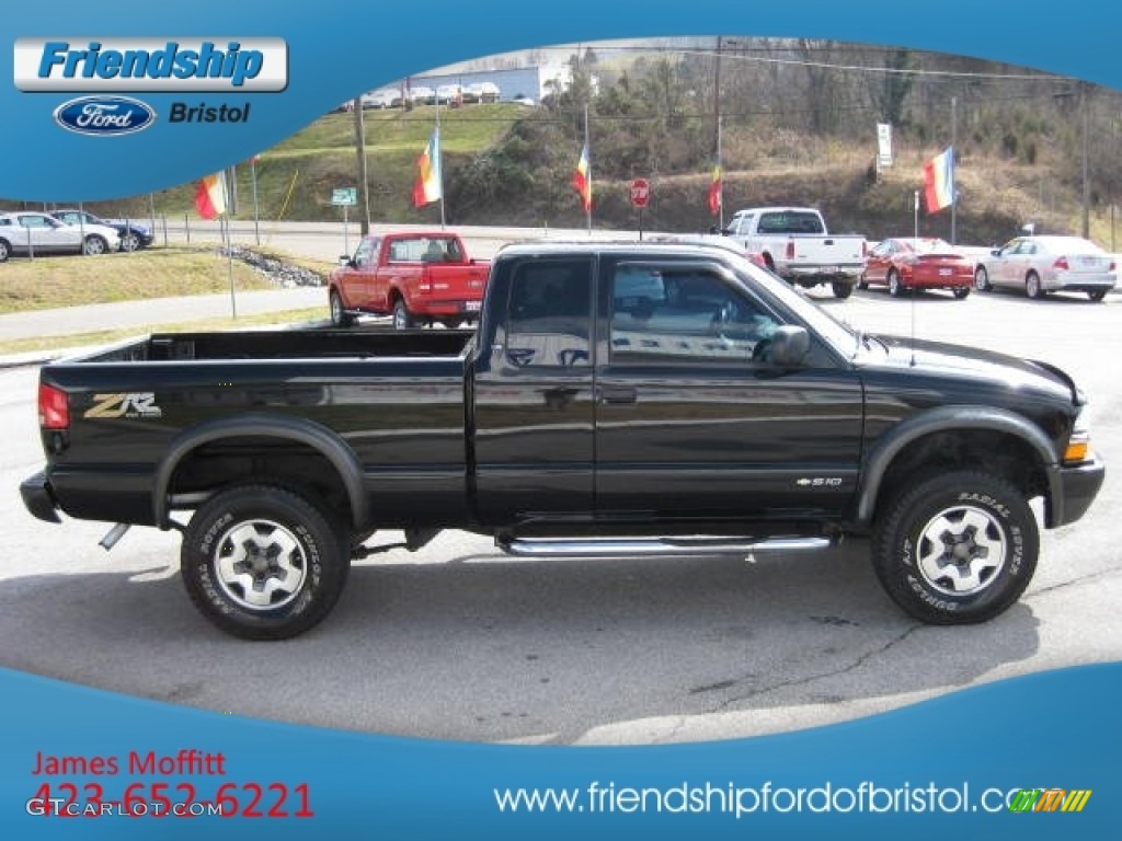 2000 S10 LS Extended Cab 4x4 - Onyx Black / Graphite photo #5