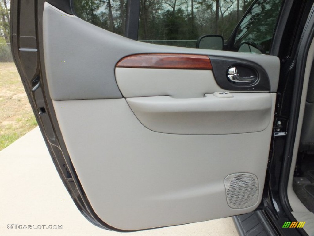 2003 GMC Envoy XL SLT Medium Pewter Door Panel Photo #61127006