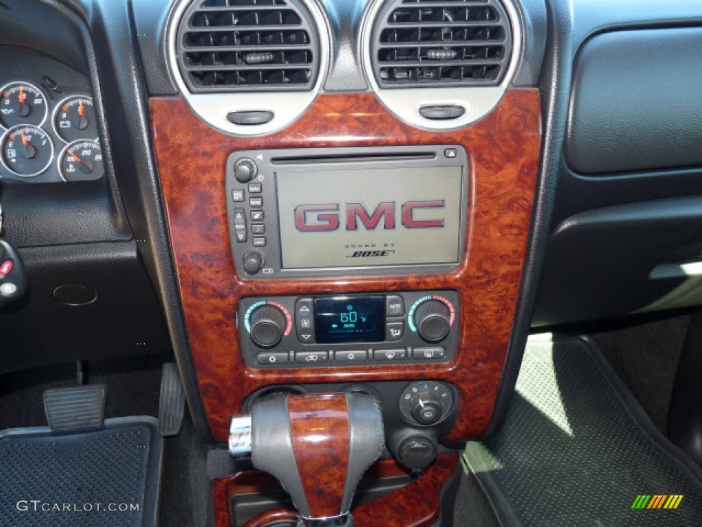 2007 GMC Envoy Denali Controls Photos