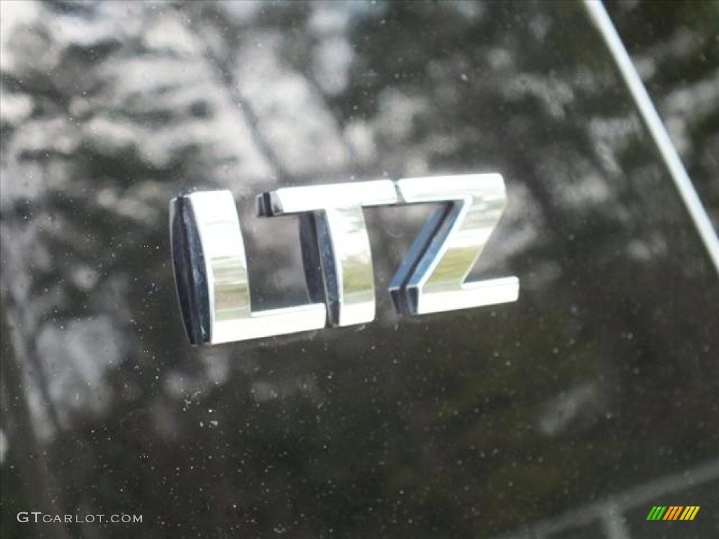 2008 Chevrolet Suburban 1500 LTZ Marks and Logos Photos