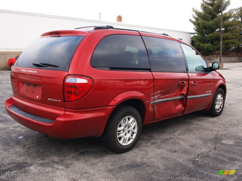 2001 Grand Caravan Sport - Inferno Red Pearlcoat / Taupe photo #3