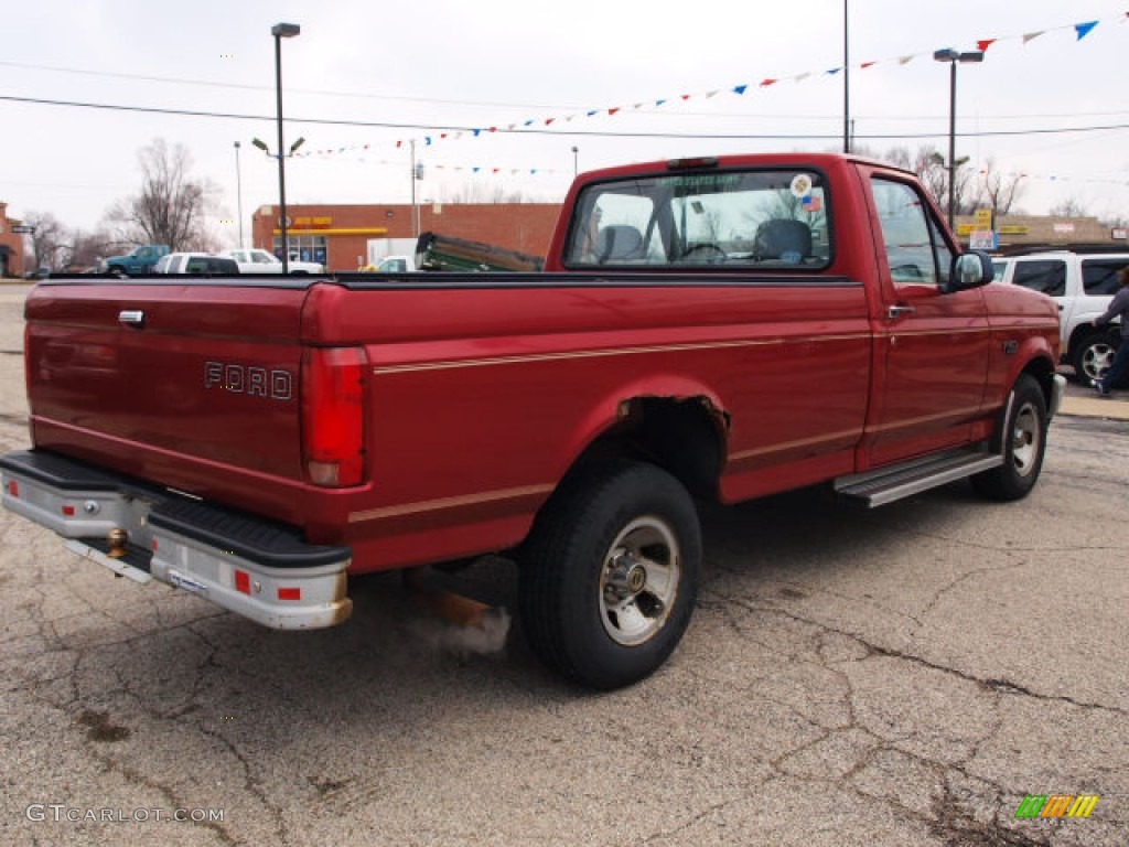 1995 F150 XLT Regular Cab - Electric Currant Red Pearl / Gray photo #3