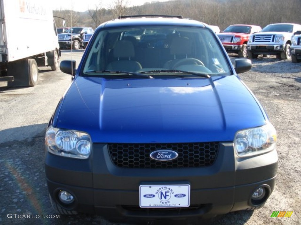 2005 Escape XLT V6 4WD - Sonic Blue Metallic / Medium/Dark Flint Grey photo #3
