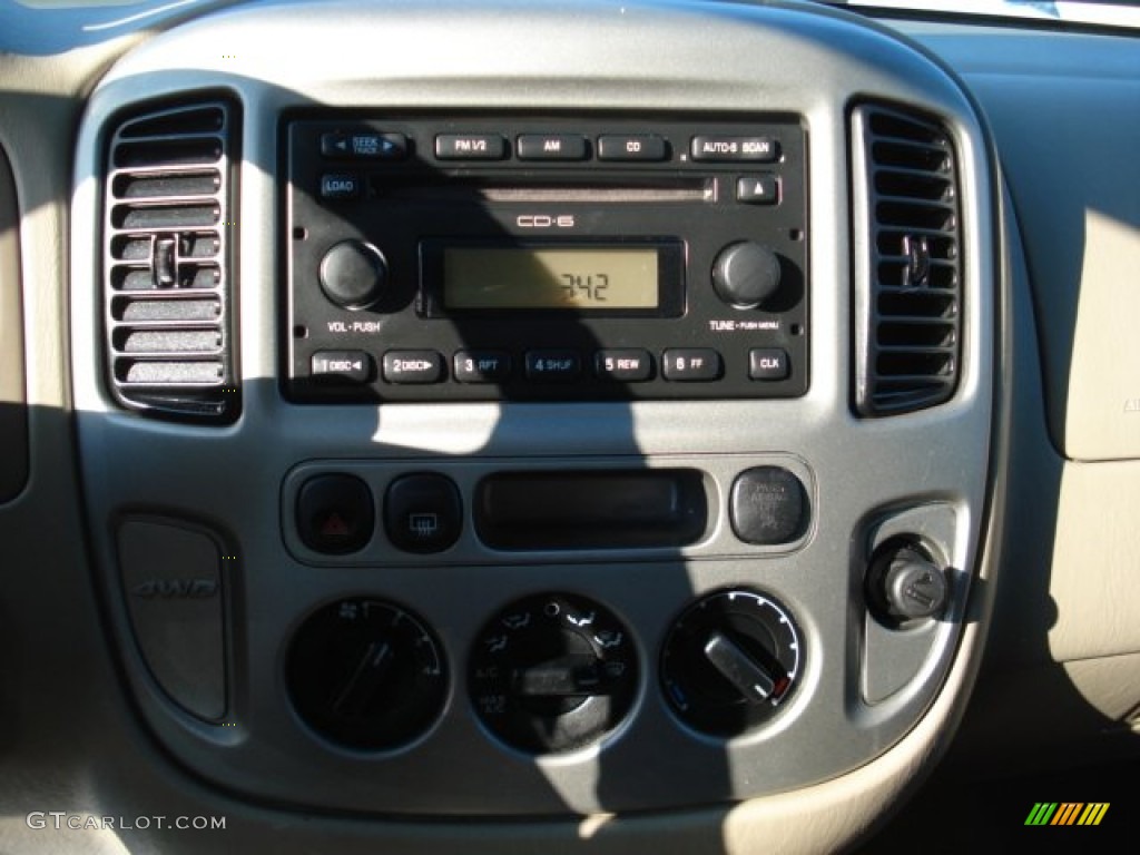 2005 Escape XLT V6 4WD - Sonic Blue Metallic / Medium/Dark Flint Grey photo #17
