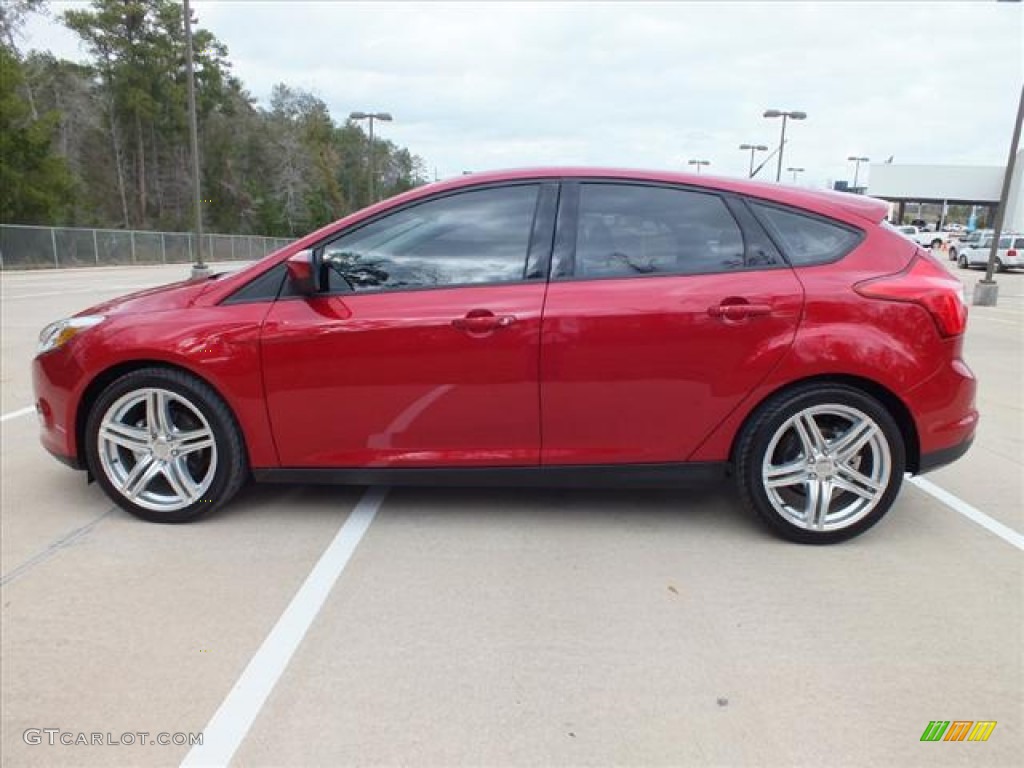 2012 Focus SE Sport 5-Door - Red Candy Metallic / Two-Tone Sport photo #6