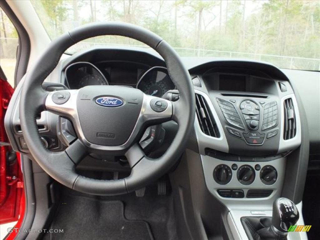 2012 Ford Focus SE Sport 5-Door Two-Tone Sport Dashboard Photo #61134136
