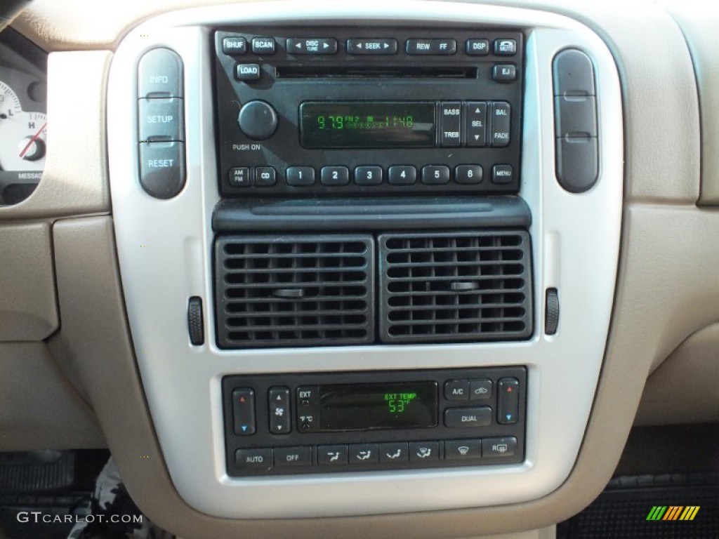 2002 Mercury Mountaineer Standard Mountaineer Model Controls Photo #61135384