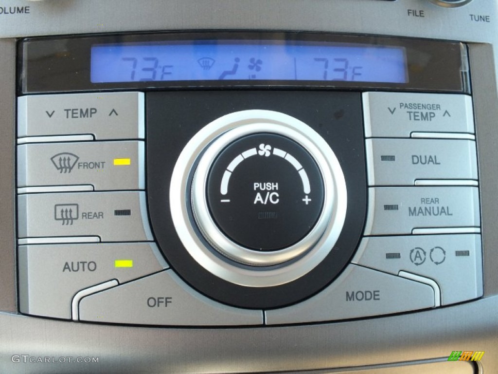2012 Hyundai Veracruz Limited Controls Photo #61136683