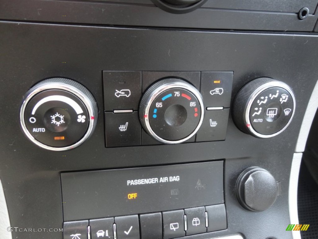 2008 Suzuki XL7 Luxury Controls Photo #61137599