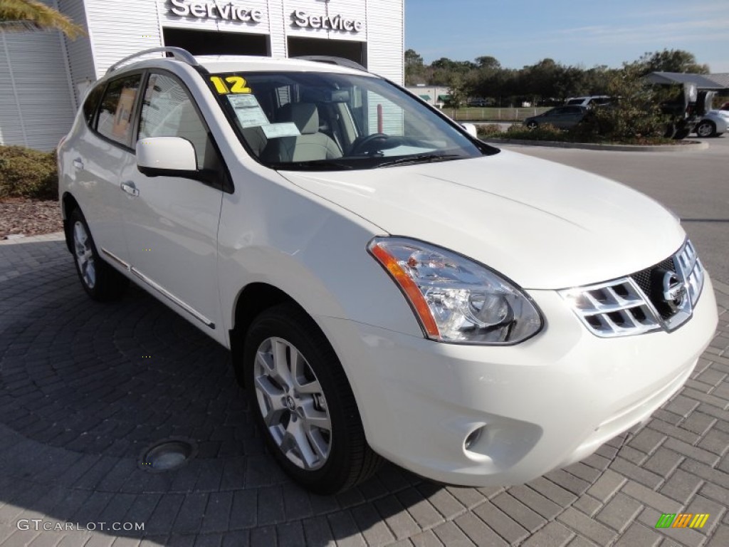 2012 Rogue SV AWD - Pearl White / Gray photo #11