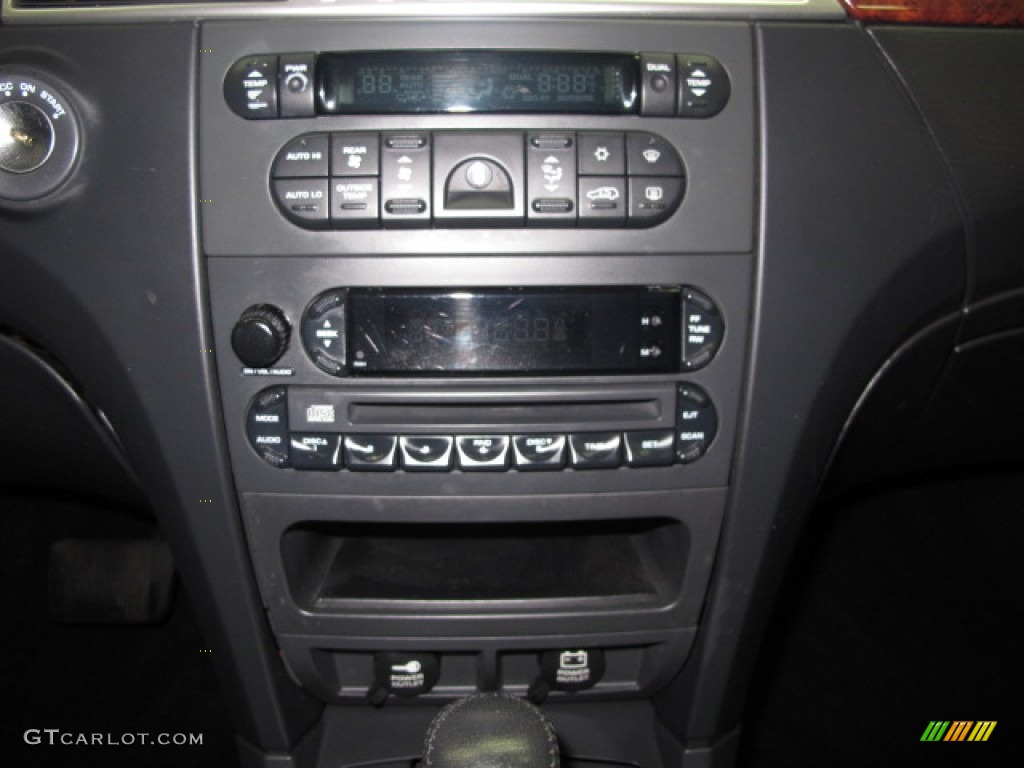 2004 Chrysler Pacifica AWD Controls Photo #61144421