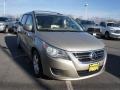 2009 Blonde Maple Volkswagen Routan SEL  photo #1