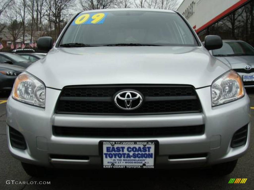 2009 RAV4 4WD - Classic Silver Metallic / Ash Gray photo #2