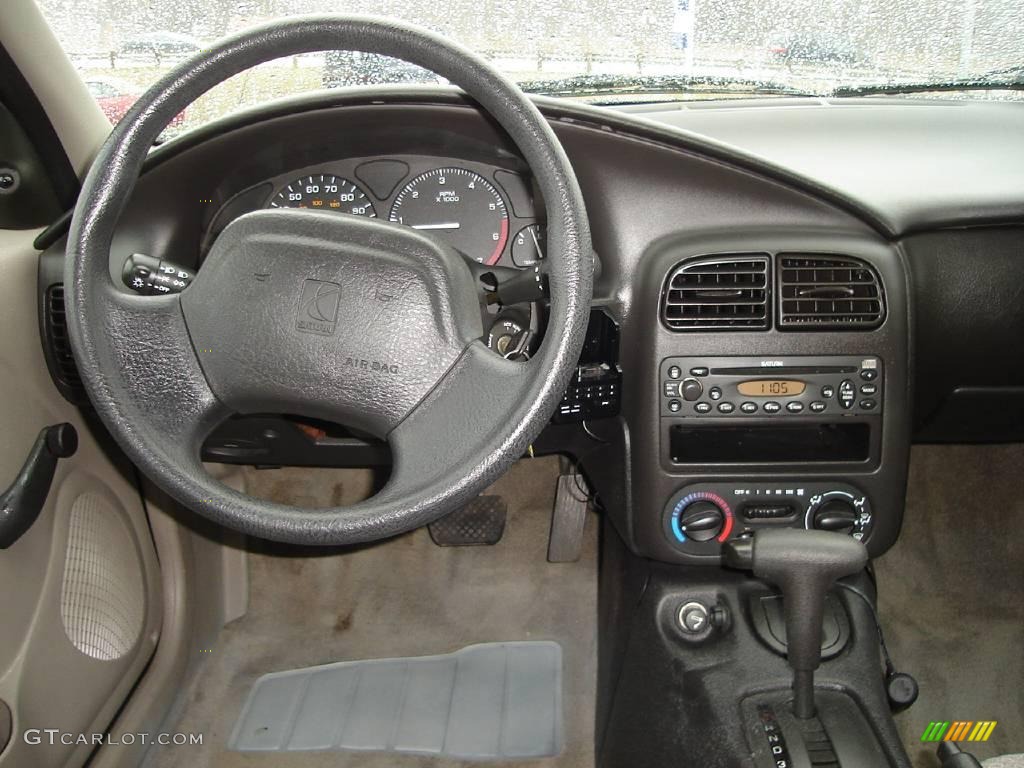 2001 Saturn S Series SL1 Sedan Gray Dashboard Photo #6115164