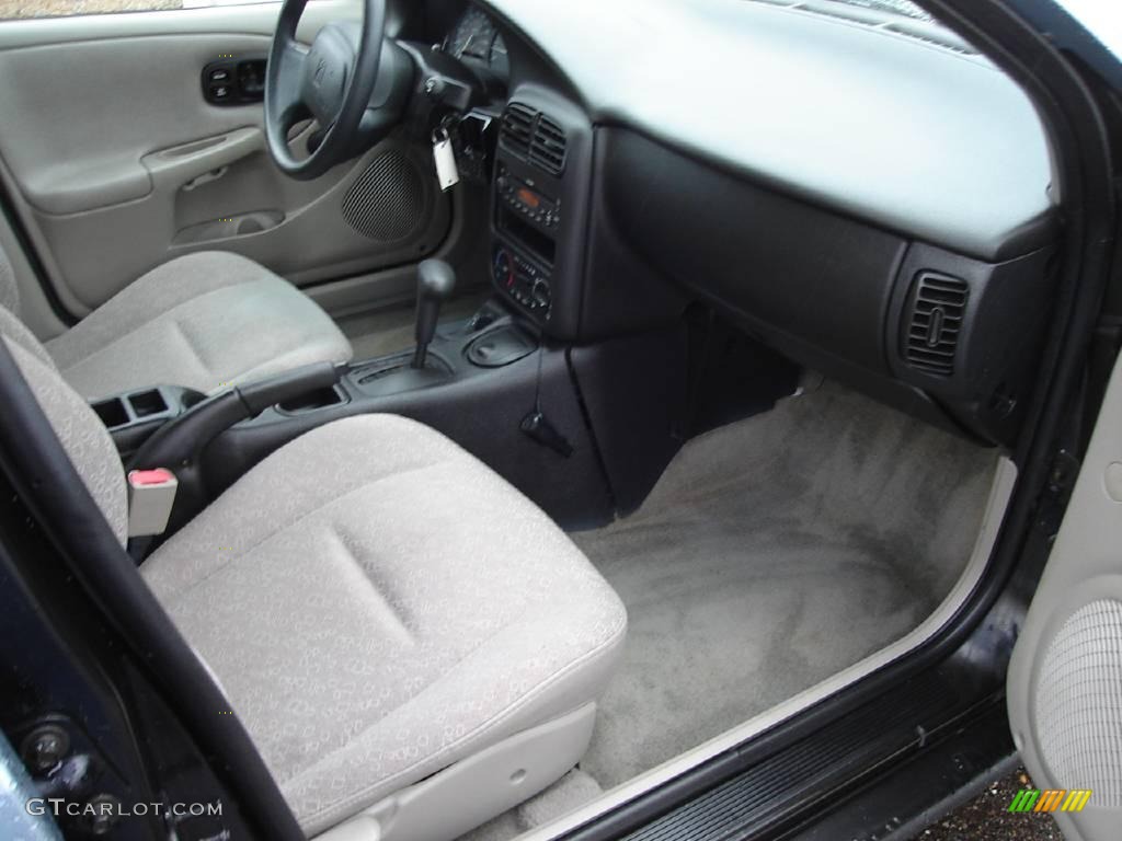 2001 Saturn S Series SL1 Sedan Front Seat Photo #6115174
